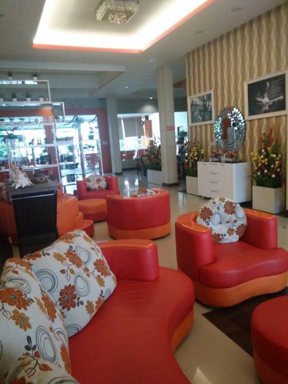 Fortune Front One Hotel Kendari Exteriér fotografie