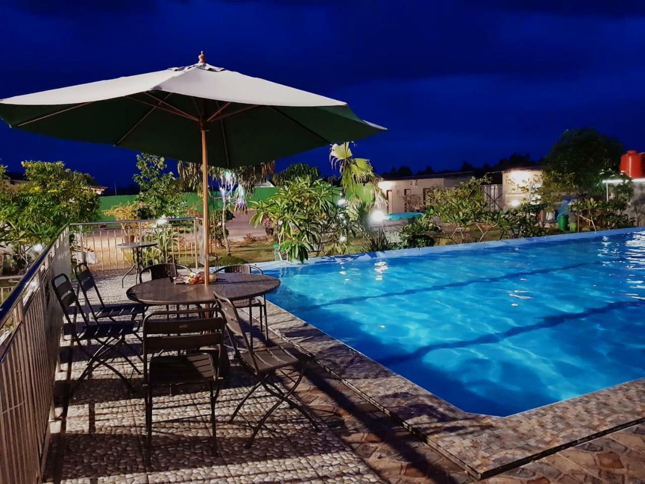 Fortune Front One Hotel Kendari Exteriér fotografie