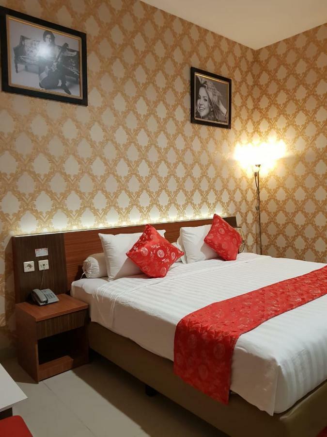 Fortune Front One Hotel Kendari Exteriér fotografie