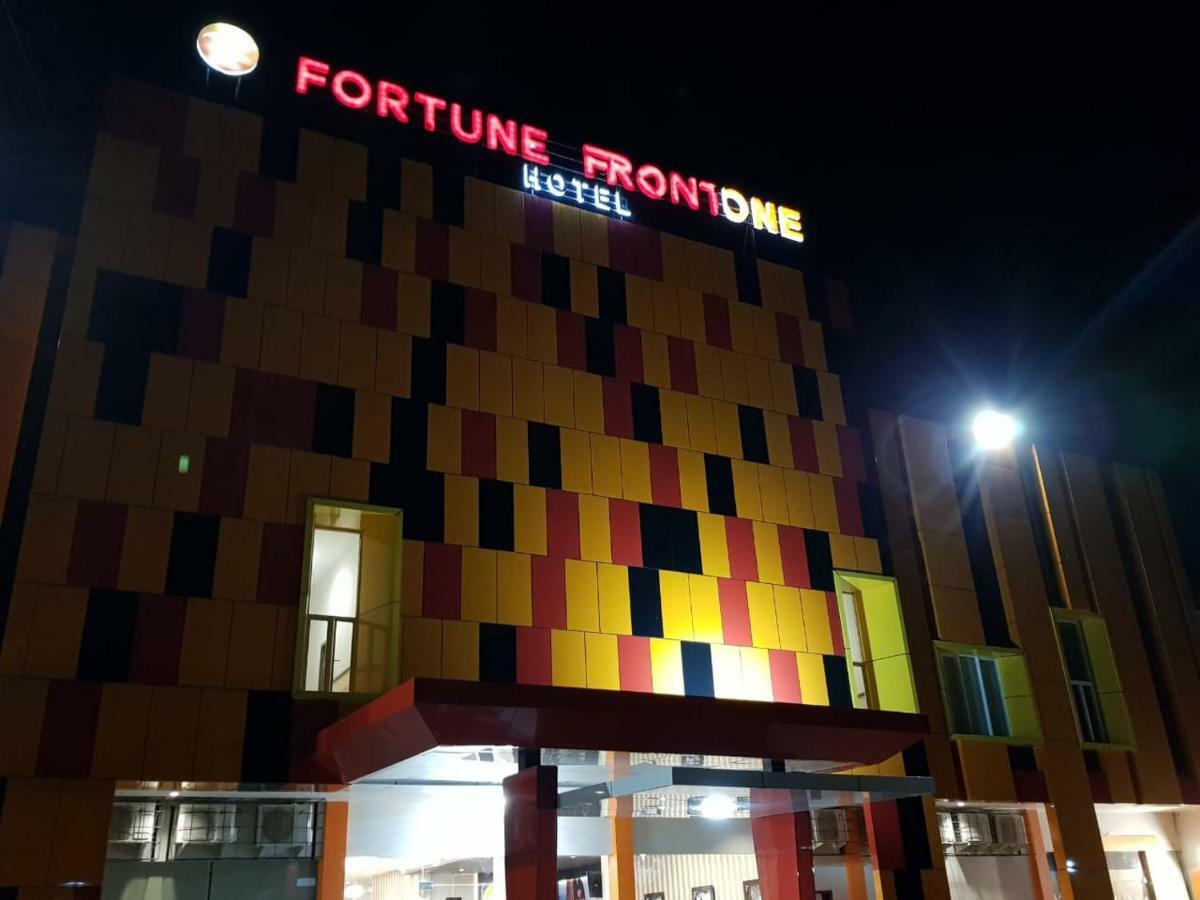 Fortune Front One Hotel Kendari Exteriér fotografie