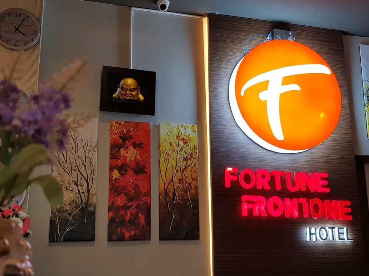 Fortune Front One Hotel Kendari Exteriér fotografie