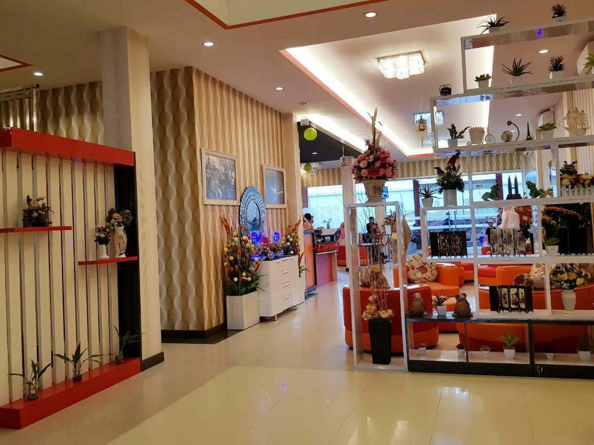 Fortune Front One Hotel Kendari Exteriér fotografie